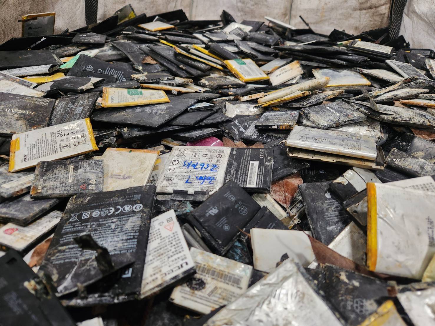 預判廢電池回收存放風險 蘇俊賓：桃園已超前部署積極推動納管 (1).jpg